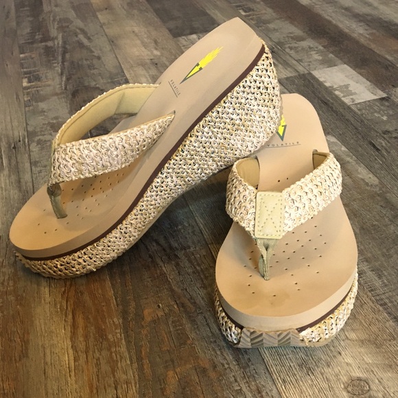 Volatile Island Woven Raffia Wedge Sandal, Size 7